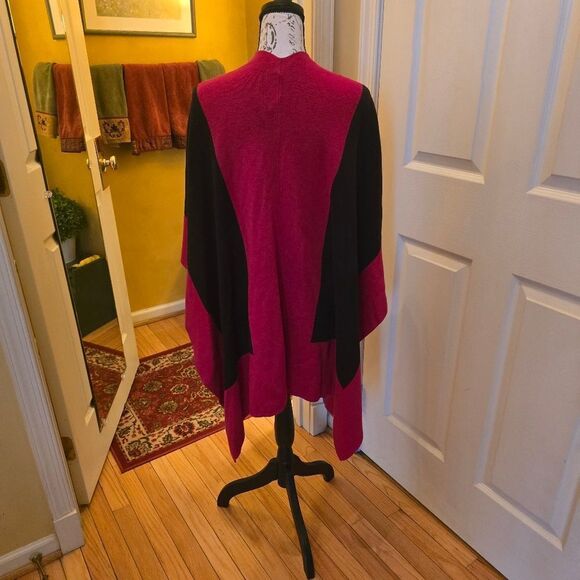 Elegant Red and Black Women's Wrap Shawl - Picture 3 of 6